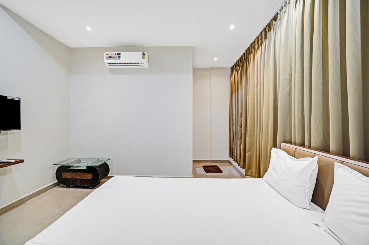 Collection O 83775 Hotel 4King Surate Exterior foto