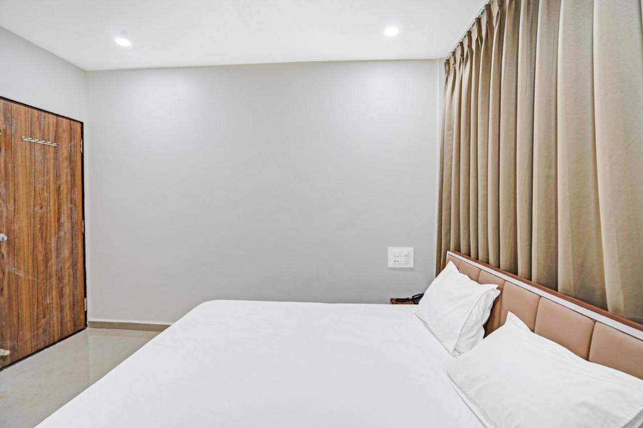 Collection O 83775 Hotel 4King Surate Exterior foto