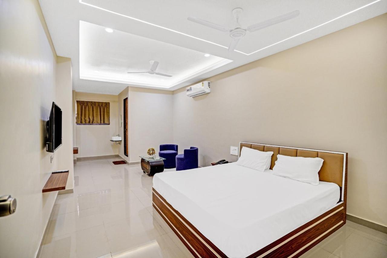 Collection O 83775 Hotel 4King Surate Exterior foto