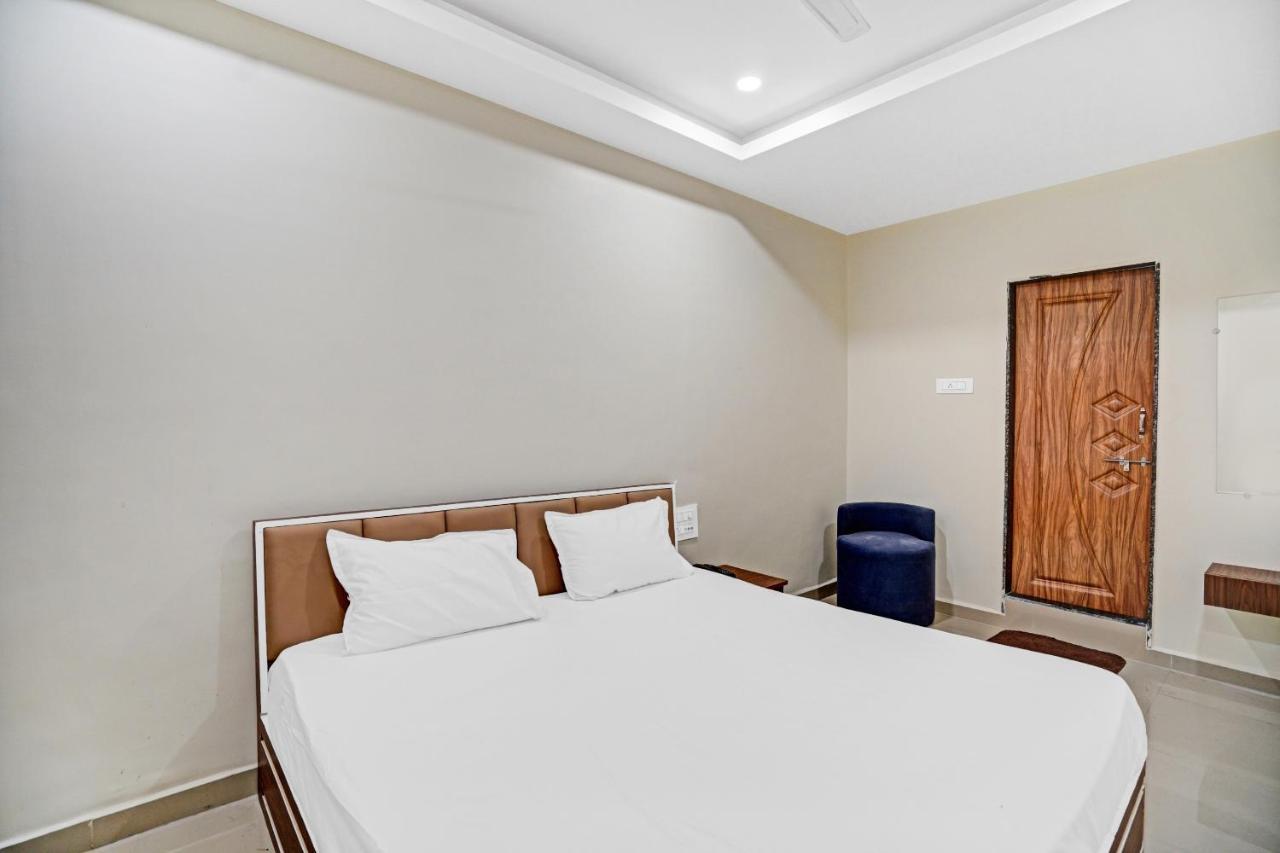 Collection O 83775 Hotel 4King Surate Exterior foto